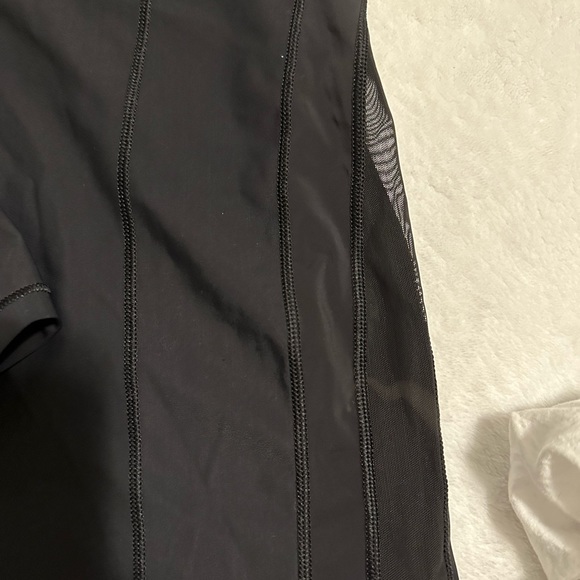 Lululemon work out shirt - Picture 2 of 5